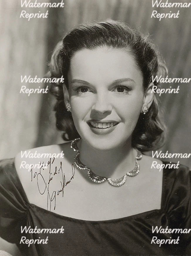 JUDY GARLAND AMERICAN ACTRESS & SINGER SIGNED GLOSSY VINTAGE PHOTO 8"X11".#1