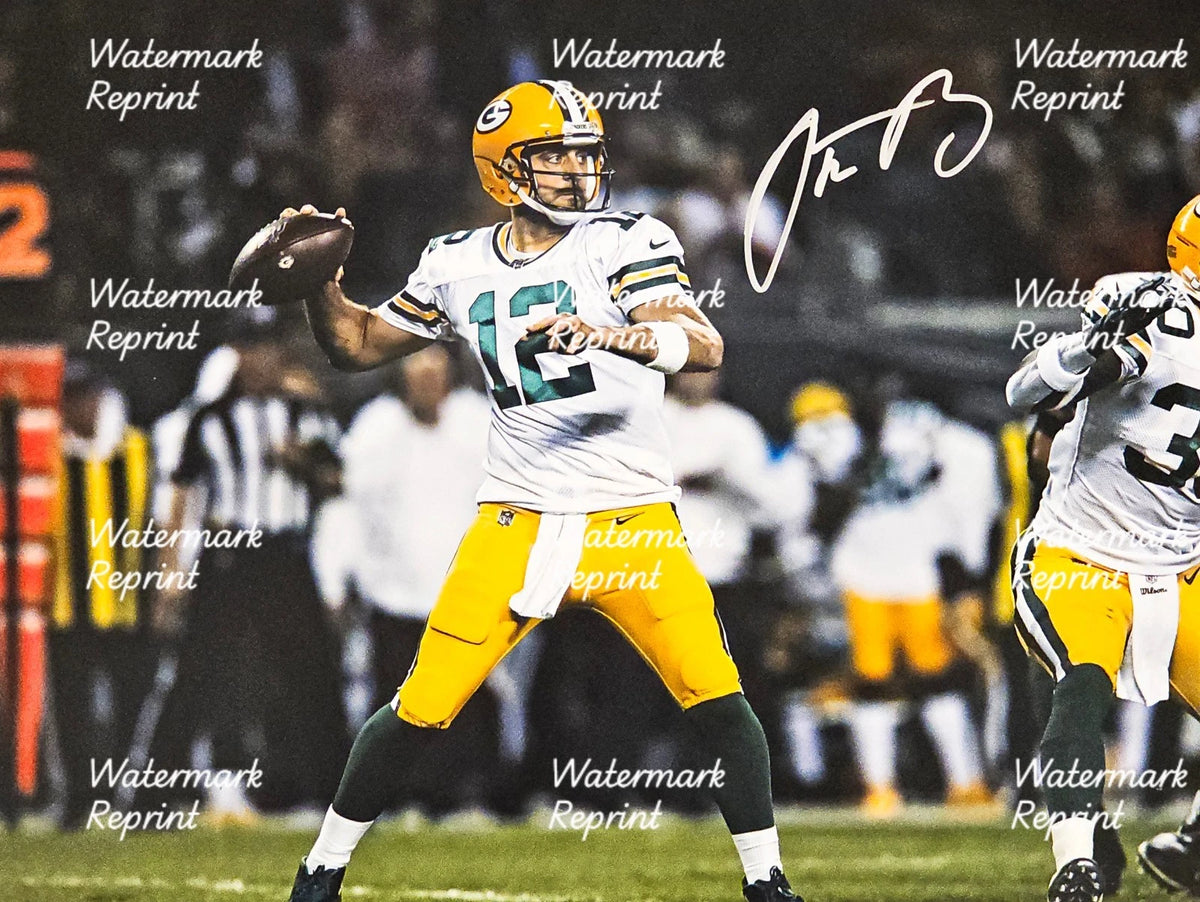 AARON RODGERS GREEN BAY PACKERS SIGNED GLOSSY PHOTO 11"X8". #5