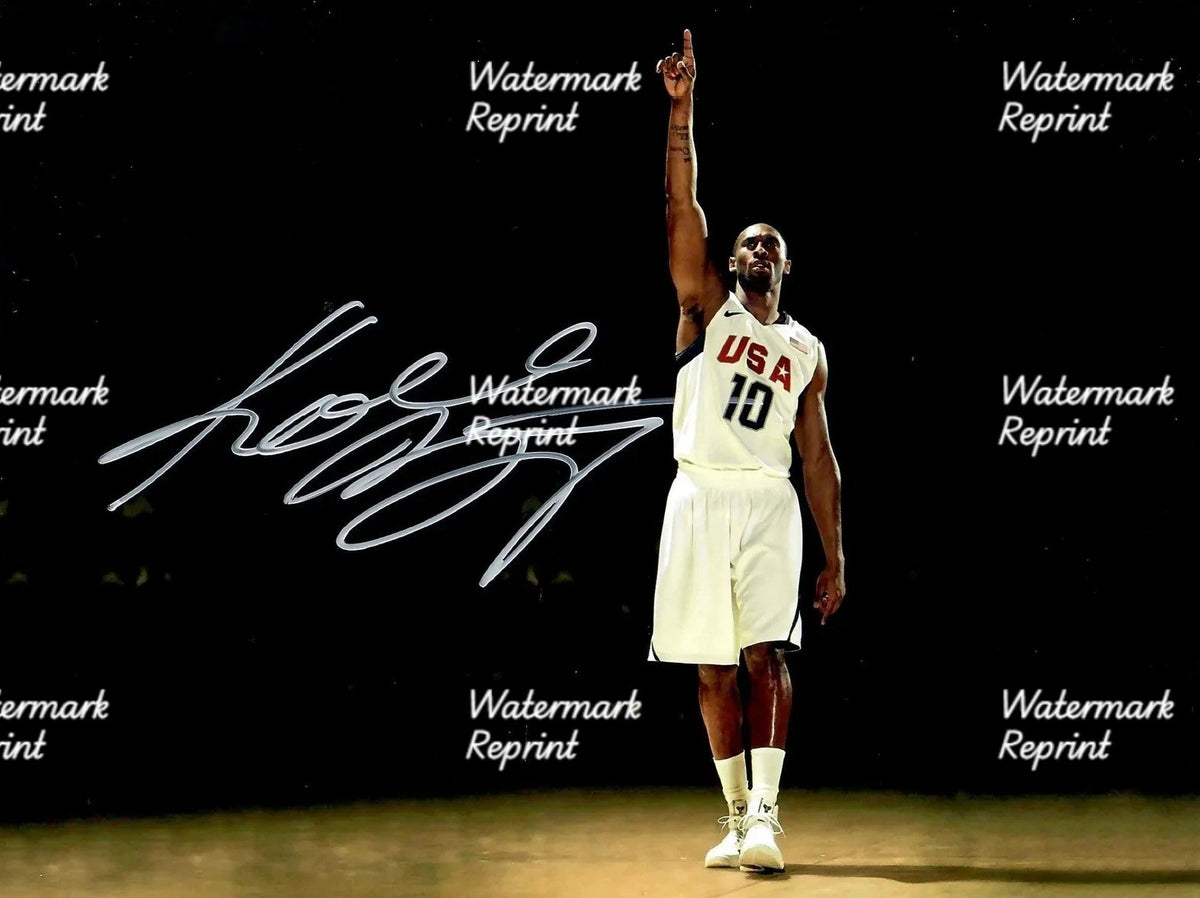 KOBE BRYANT AMERICAN BASKETBALL LEGEND SIGNED GLOSSY PHOTO 8"X11". #12
