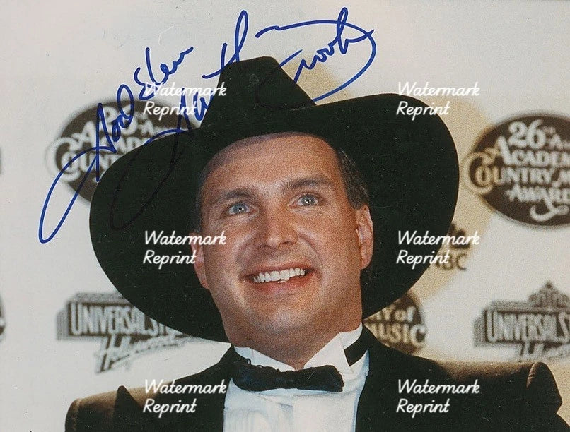 GARTH BROOKS AMERICAN CONTRY SINGER SONGWRITER SIGNED PHOTO 8"X11".#10