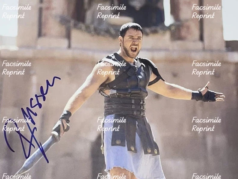 RUSSELL CROWE NEW ZEALAND ACTOR  FACSIMILE SIGNED 8"X11" PHOTO. #4