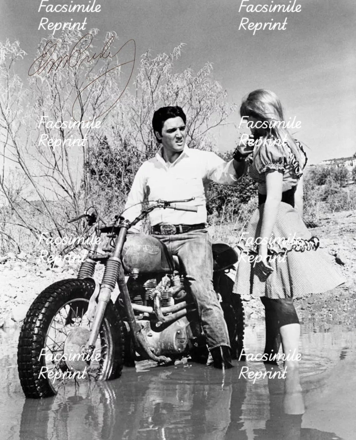 ELVIS PRESLEY  FACSIMILE REPRINT SIGNED B/W PHOTO 8"X11".#1