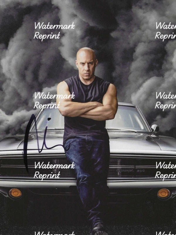 VIN DIESEL AMERICAN ACTOR  SIGNED GLOSSY PHOTO 8"X11". #2