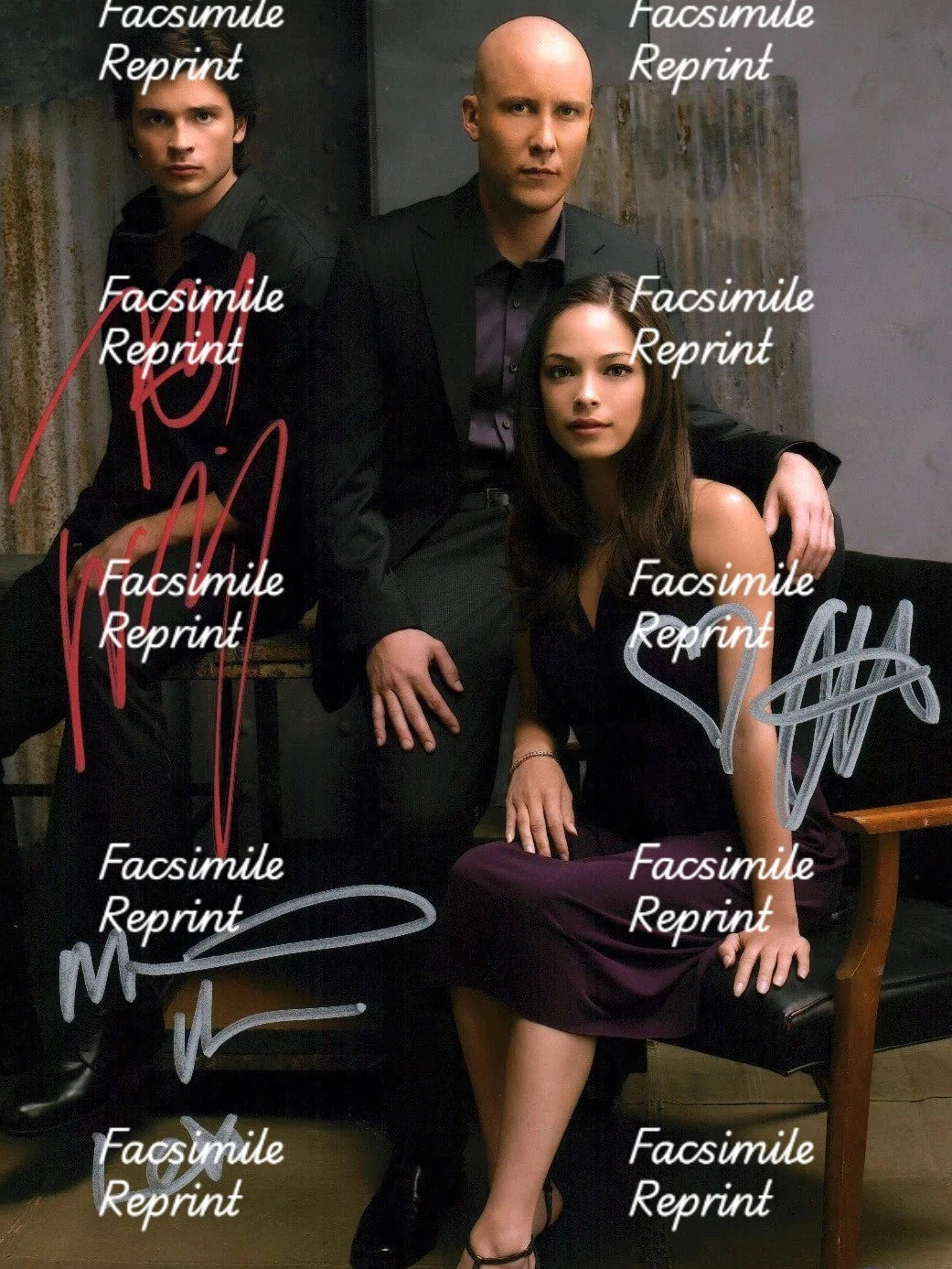 SMALLVILLE AMERICAN TELEVISION SERIES FACSIMILE SIGNED PHOTO 8"X11".