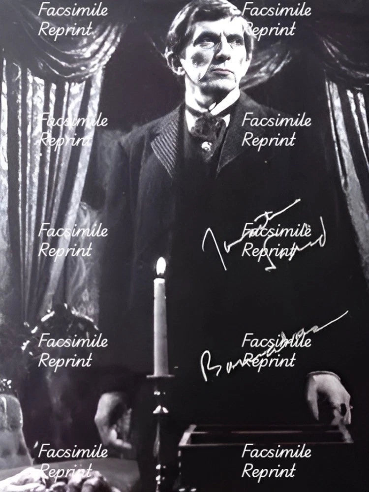 JONATHAN FRID DARK SHADOWS FACSIMILE SIGNED B/W PHOTO 8"X11". #1