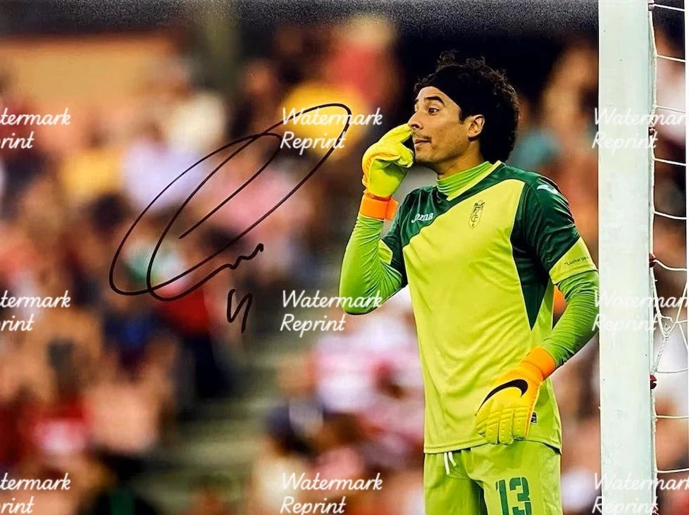 GUILLERMO OCHOA MEXICO FOOTBALL PLAYER SIGNED GLOSSY PHOTO 8"X11".#1