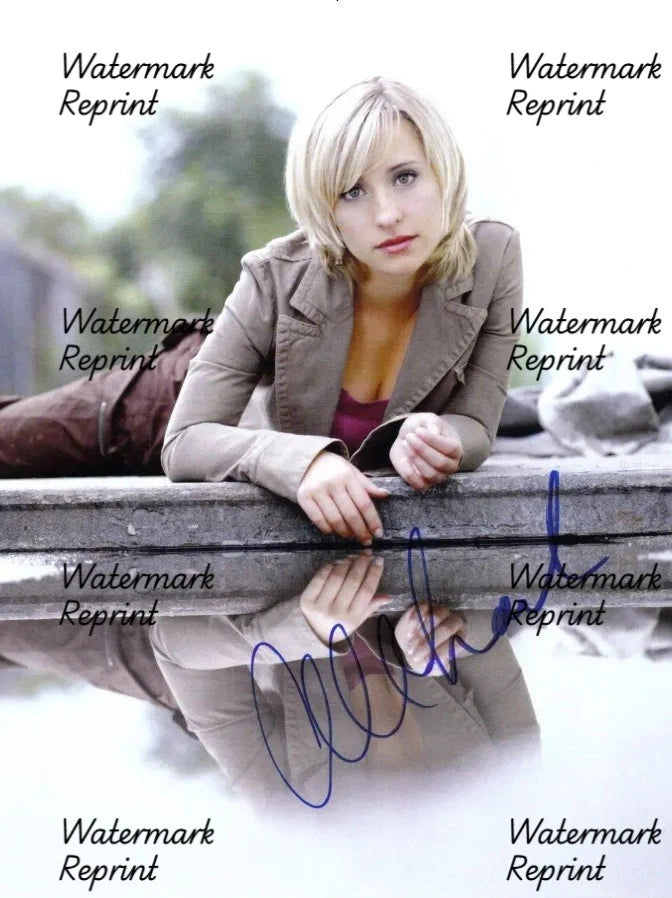 ALLISON MACK AMERICAN ACTRESS SIGNED PHOTO 8"X11".