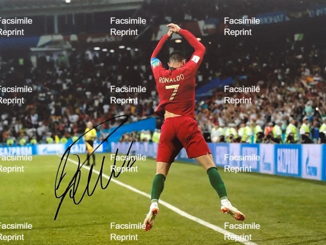 CRISTIANO RONALDO PORTUGAL SOCCER FACSIMILE SIGNED GLOSSY PHOTO 8"X11". #14