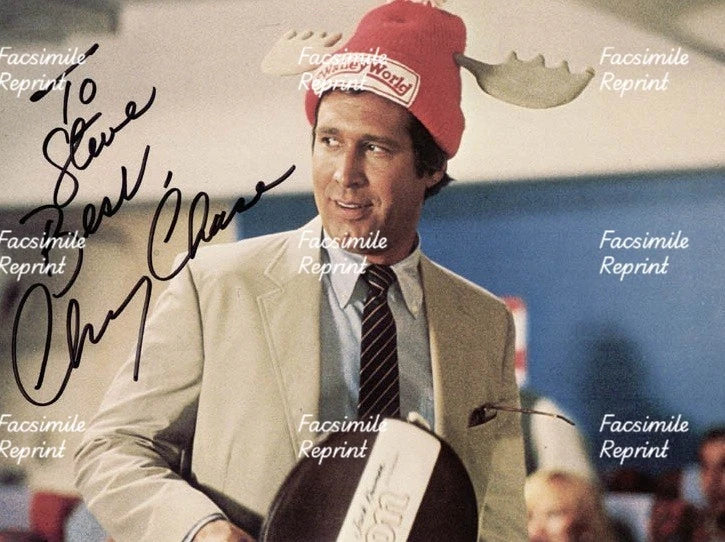 CHEVY CHASE  ACTOR COMEDIAN CHRISTMAS VACATION FACSIMILE SIGNED PHOTO 8"X11".#3