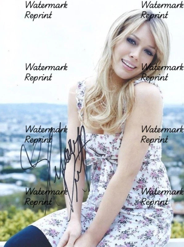 HILARY DUFF AMERICAN ACTRESS SINGER SONG-WRITER SIGNED PHOTO 8"X11". #2