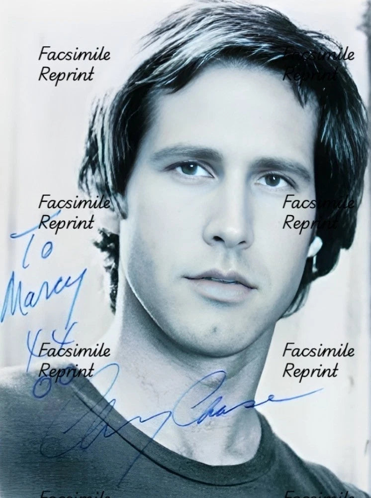 CHEVY CHASE AMERICAN ACTOR COMEDIAN FACSIMILE SIGNED GLOSSY B/W PHOTO 8"X11".#1