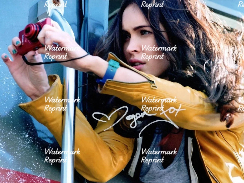 MEGAN FOX AMERICAN ACTRESS SIGNED GLOSSY PHOTO 8"X11". #11