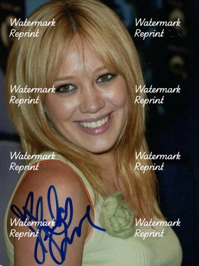 HILARY DUFF AMERICAN ACTRESS SINGER SONG-WRITER SIGNED PHOTO 8"X11". #3