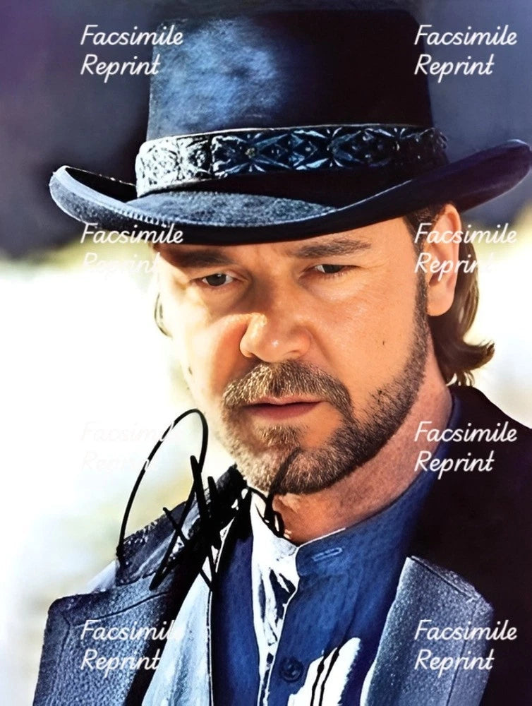 RUSSELL CROWE NEW ZEALAND ACTOR  FACSIMILE SIGNED 8"X11" PHOTO. #6