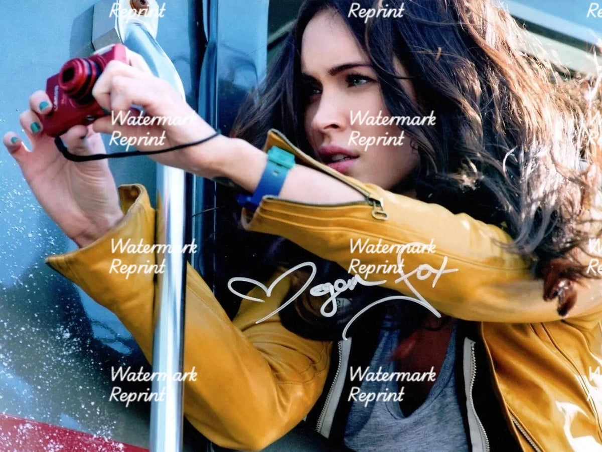 MEGAN FOX AMERICAN ACTRESS SIGNED GLOSSY PHOTO 8"X11". #11