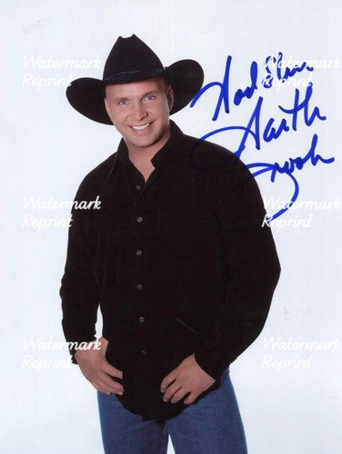 GARTH BROOKS AMERICAN CONTRY SINGER SONGWRITER SIGNED PHOTO 8"X11".#9