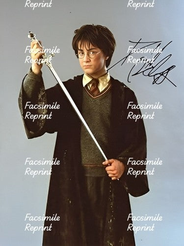 DANIEL RADCLIFFE ENGLISH ACTOR FACSIMILE SIGNED HARRY POTTER PHOTO 8"X11".#7