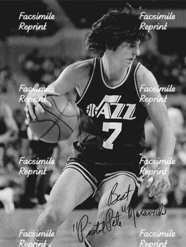 PETE MARAVICH BASKETBALL LEGEND FACSIMILE SIGNED GLOSSY B/W PHOTO 8"X11".#4