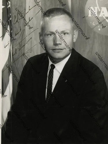 ASTRONAUT NEIL ARMSTRONG SPACE FACSIMILE REPRINT SIGNED PHOTO 8"X11".#8
