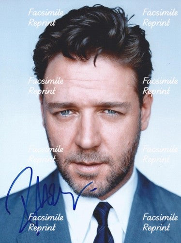 RUSSELL CROWE NEW ZEALAND ACTOR  FACSIMILE SIGNED 8"X11" PHOTO. #2