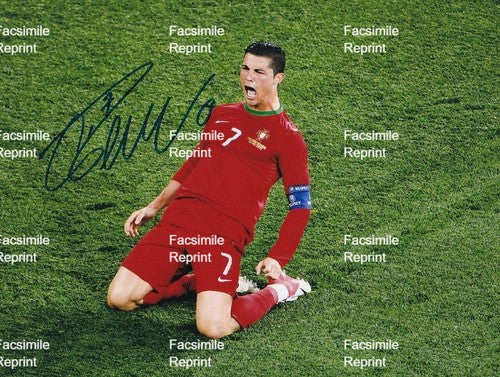 CRISTIANO RONALDO PORTUGAL SOCCER FACSIMILE SIGNED GLOSSY PHOTO 8"X11". #12