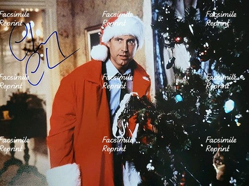 CHEVY CHASE  ACTOR COMEDIAN CHRISTMAS VACATION FACSIMILE SIGNED PHOTO 8"X11".#4