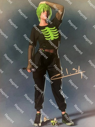 BILLIE EILISH AMERICAN SINGER SONGWRITER FACSIMILE SIGNED PHOTO 8"X11". #7